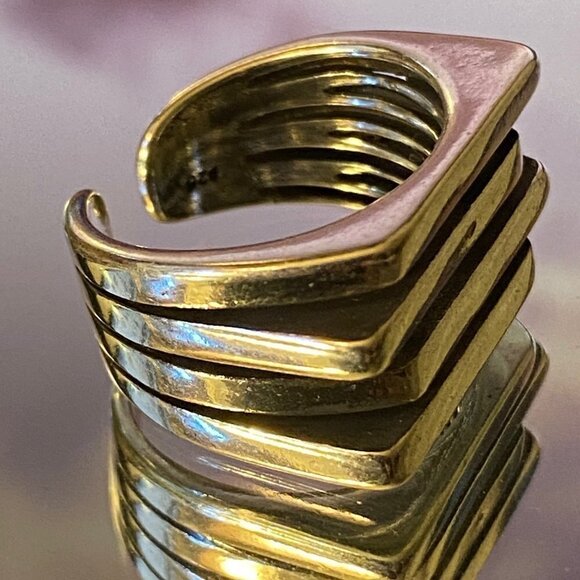 New Multi-Layer Irregular Trapezoid Squared Ring - Picture 4 of 8